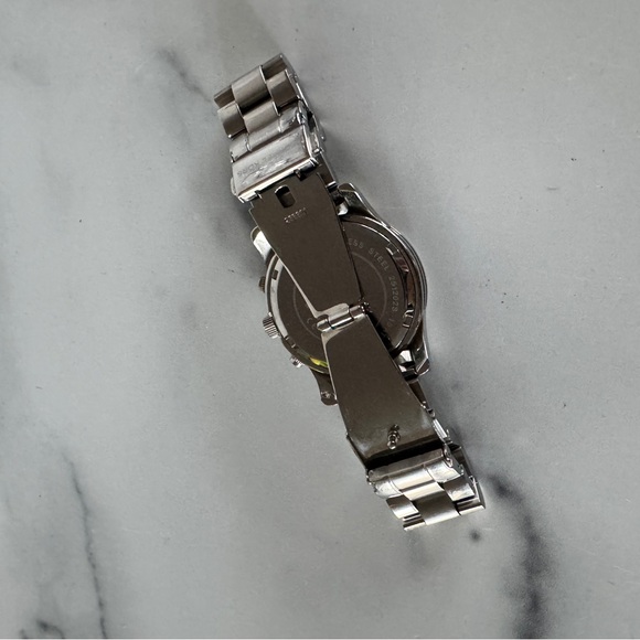 Michael Kors Silver Watch fits 7” wrist - Picture 12 of 14
